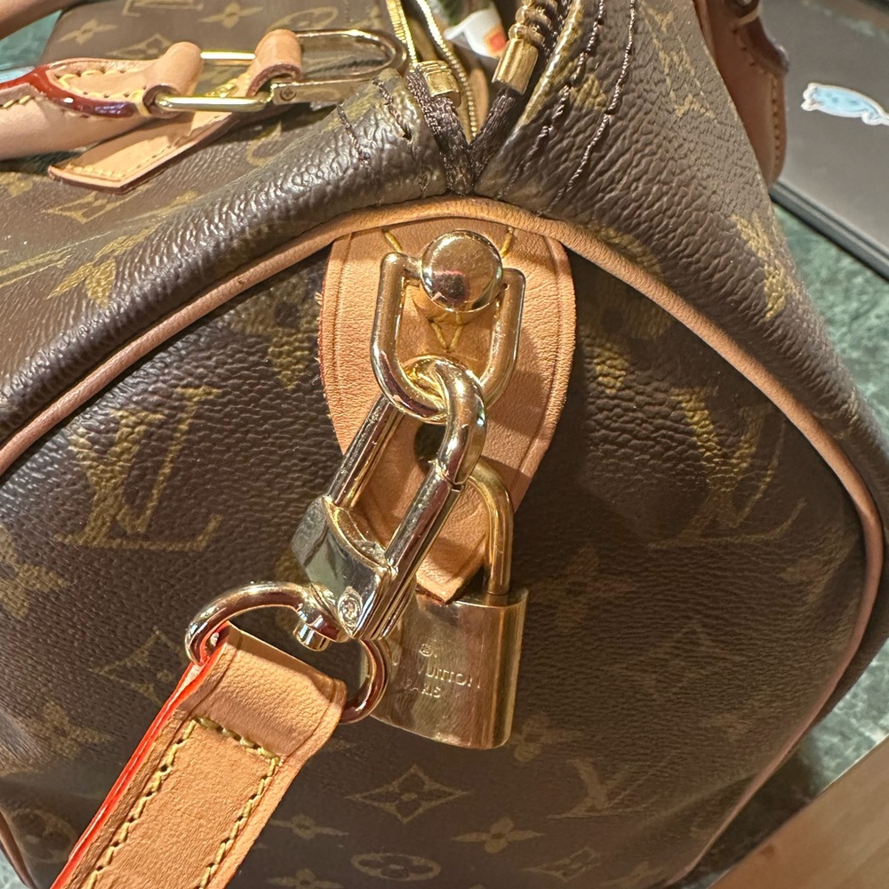 Louis Vuitton speedy 30